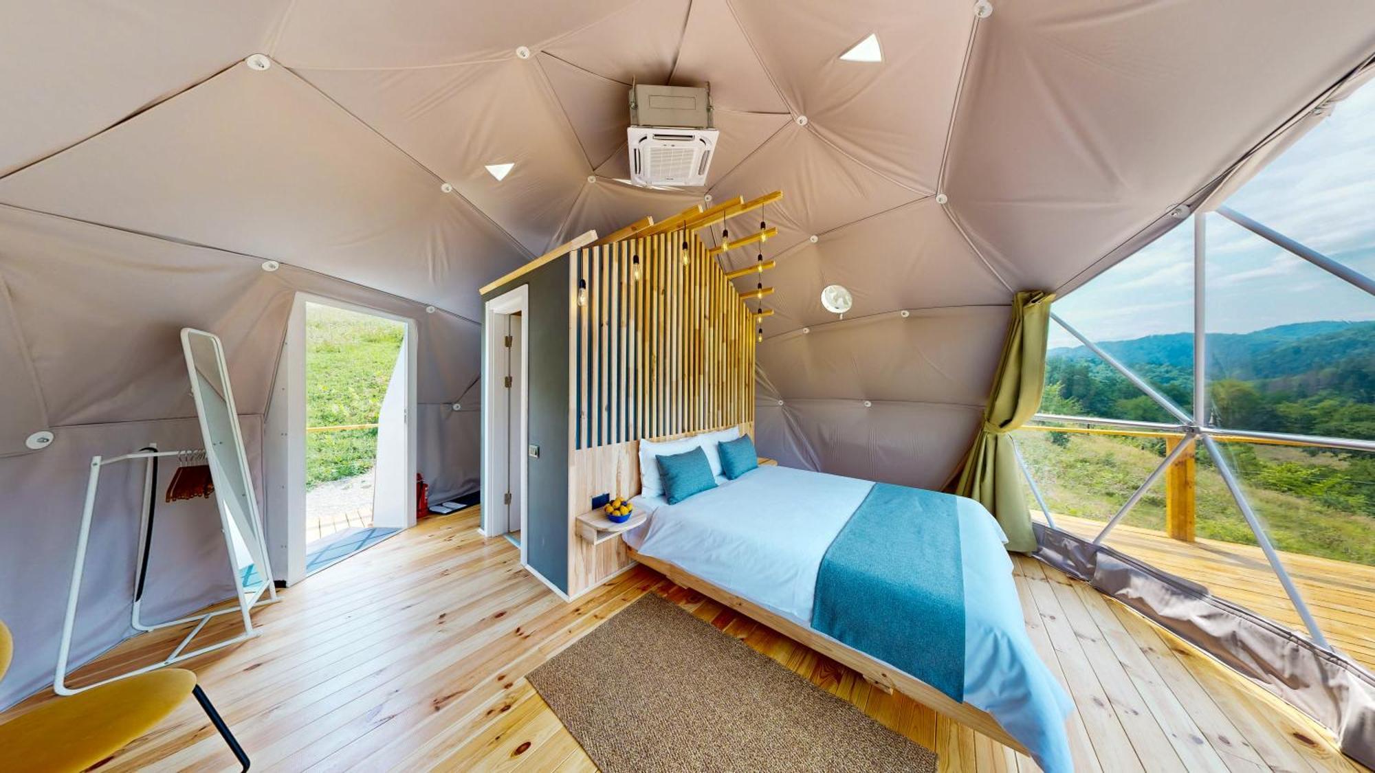 Luxury tent Zenzia Glamping Piatra Neamt